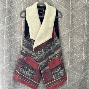 Super cute sweater vest!